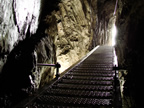 Klettersteig Pinut - im kurzen Tunnelabschnitt