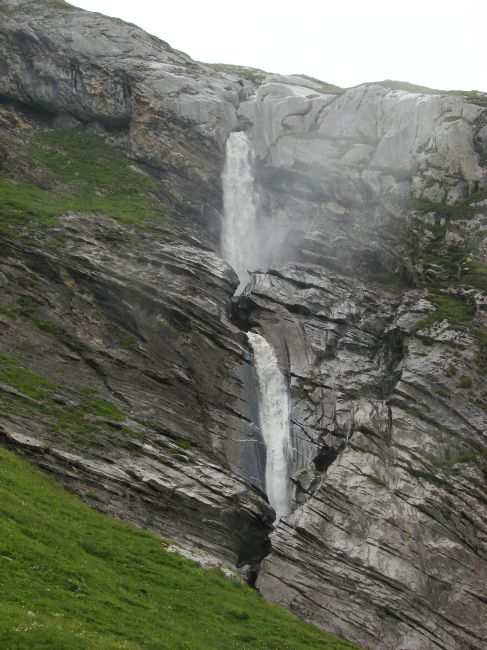 Wasserfall beim unteren Segnesboden