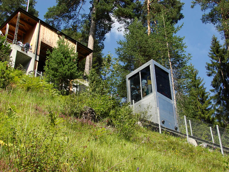 Graubünden: Kabelbahn zum Caumasee