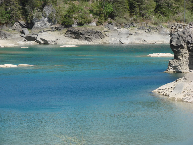 Der Caumasee (rätoromanisch: Lag la Cauma, manchmal auch Lai da Cauma)