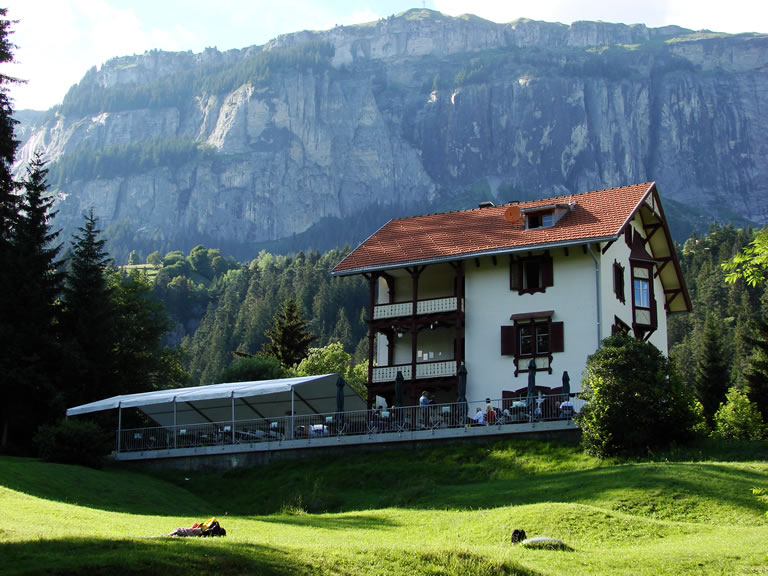 Restaurant mit Gästezimmern am Crestasee