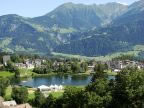 Blick hinunter auf den Laaxersee - Kino am See