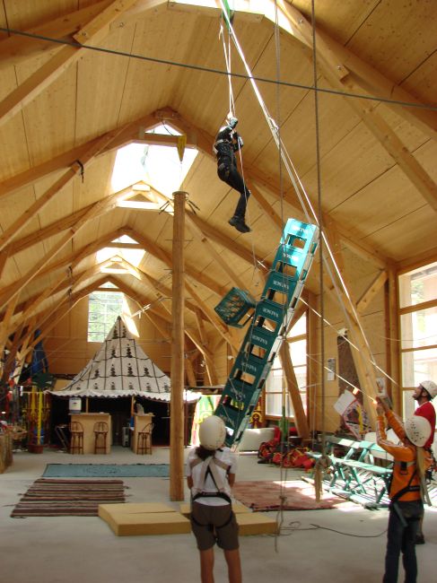 Hochseilpark in Flims - immer wieder gewnscht: Harasse Klettern in der Indoor-Anlage der OTA