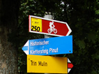 Wegweiser zum Klettersteig Pinut in Fidaz Nhe Talstation Milchseilbahn