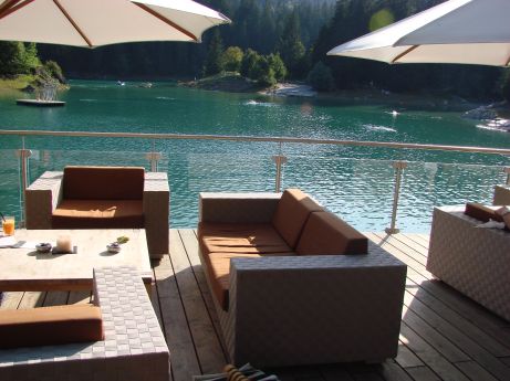 gemtliche Lounge am Caumasee